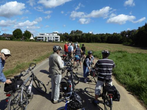 Die Gruppe kurz vor Bad Vilbel-Massenheim