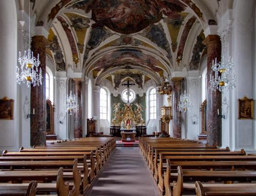 Innenraum St. Cäcilia Heusenstamm